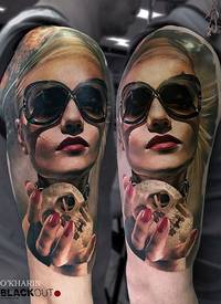 现实主义风格的彩色肩纹身的妇女纹身图片