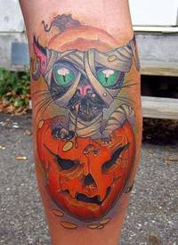 南瓜和木乃伊猫小腿纹身图案