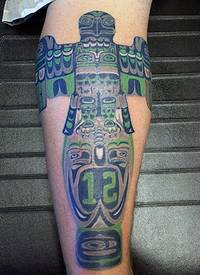 小腿五彩的部落符号纹身图案