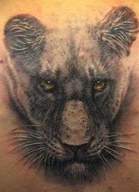 超现实的黑色豹头纹身图案