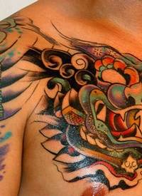 中国风唐狮肩部纹身图案