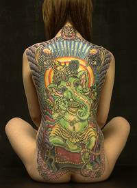 背部印度绿色甘尼萨象神纹身图案