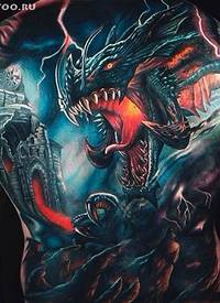 背部彩色的幻想风格邪恶龙与战士纹身图案