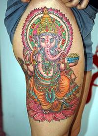 莲花为主题的印度教象神纹身图案