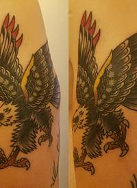 男生手臂上彩绘水彩素描创意霸气老鹰精致纹身图片