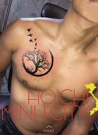 男生胸口上黑色线条素描创意文艺树纹身图片