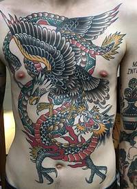 男生腹部彩绘水彩素描创意霸气老鹰纹身图片