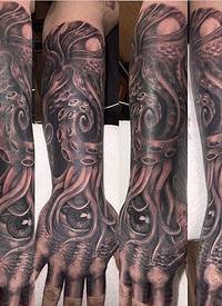 黑色章鱼纹身 男生手臂上黑色章鱼纹身图案