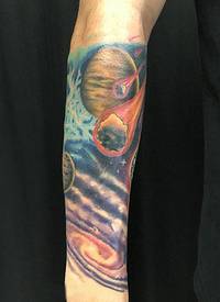 小宇宙纹身 男生手臂上宇宙星球纹身图片