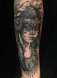 女生人物纹身图案 男生手臂上黑色纹身女生人物纹身图案