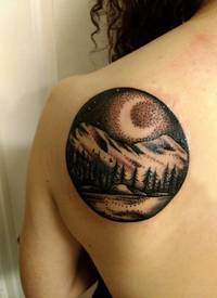 山水纹身 女生背部山水纹身图片
