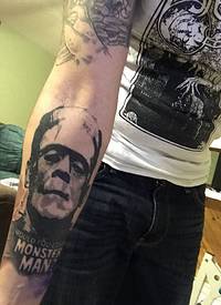 纹身人物图腾 男生手臂上人物纹身图案