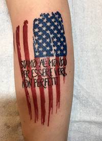 国旗纹身图案 男生手臂上英文和国旗纹身图片