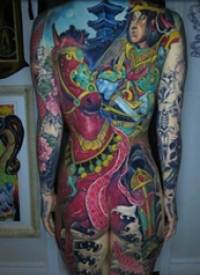 女满背纹身 女生后背上马和人物纹身图片