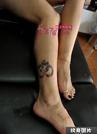 另类线条狐狸脚踝纹身图案图片_脚部纹身图案大全_纹身图吧