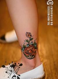 手臂时尚唯美的爱心与玫瑰纹身图案_玫瑰花纹身图案大全_纹身图吧