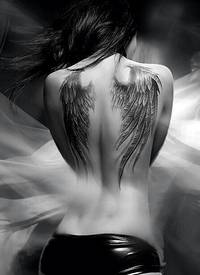 手臂经典潮流的恶魔翅膀纹身图案_翅膀纹身图案大全_纹身图吧