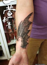 男生后背超酷的满背翅膀纹身图案_翅膀纹身图案大全_纹身图吧