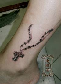 武汉纹身腿部十字架羽毛纹身图案图片_十字架纹身图案大全_纹身图吧