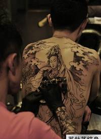 男人满背创意如来佛祖时尚纹身_宗教纹身图案大全_纹身图吧