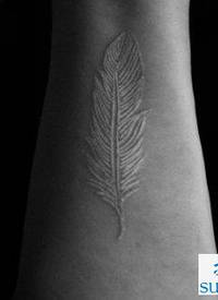 好看的羽毛纹身图案_小清新纹身图案大全_纹身图吧