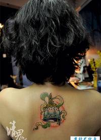 背部流行的小树纹身_后背纹身图案大全_纹身图吧